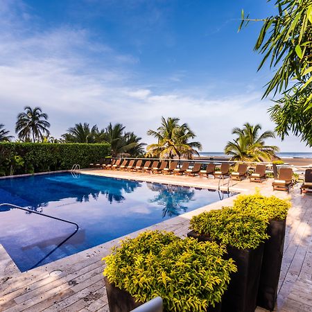 Holiday Inn Cartagena Morros By Ihg Buitenkant foto The swimming pool at the hotel