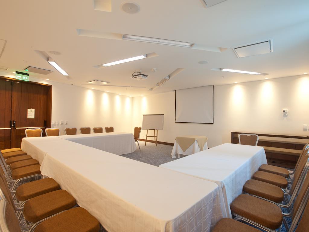 Holiday Inn Cartagena Morros By Ihg Buitenkant foto A meeting room at the hotel