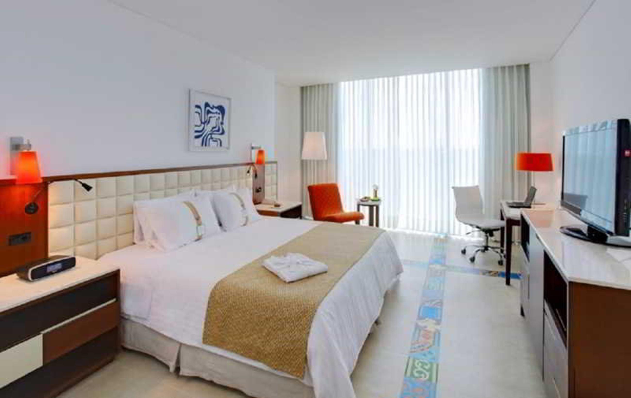 Holiday Inn Cartagena Morros By Ihg Buitenkant foto A room at the hotel
