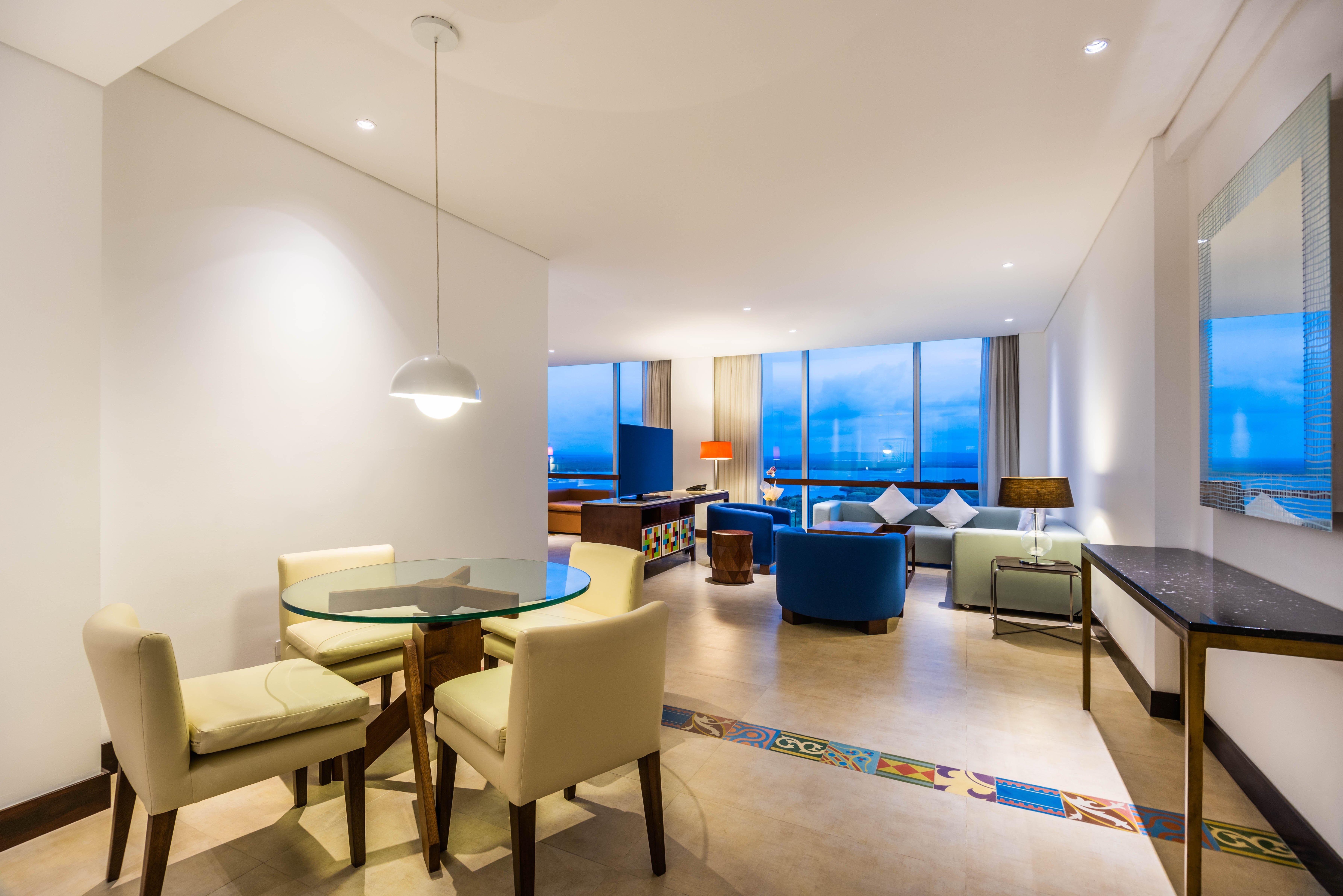 Holiday Inn Cartagena Morros By Ihg Buitenkant foto Suite at the hotel