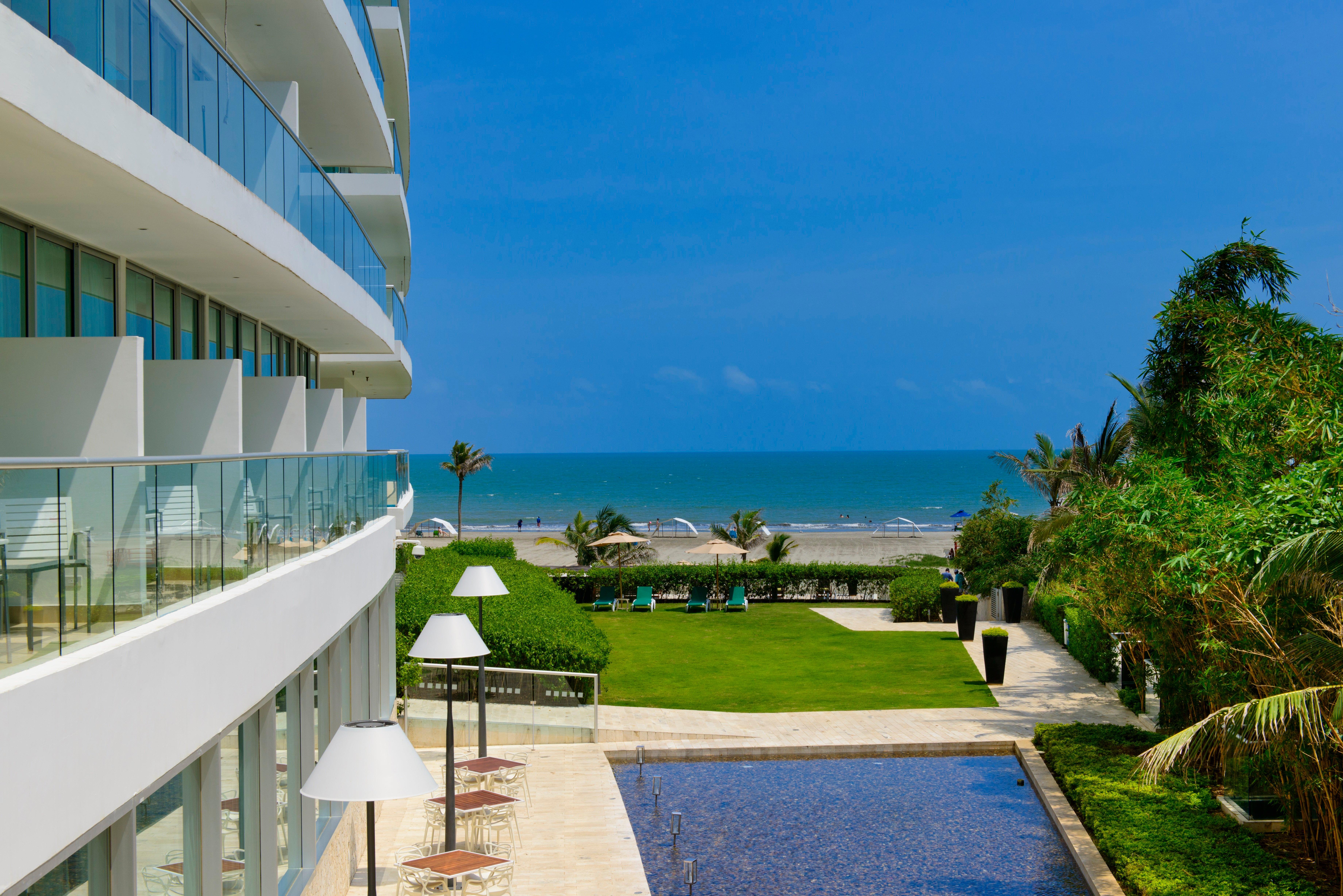 Holiday Inn Cartagena Morros By Ihg Buitenkant foto View of the beach from the hotel