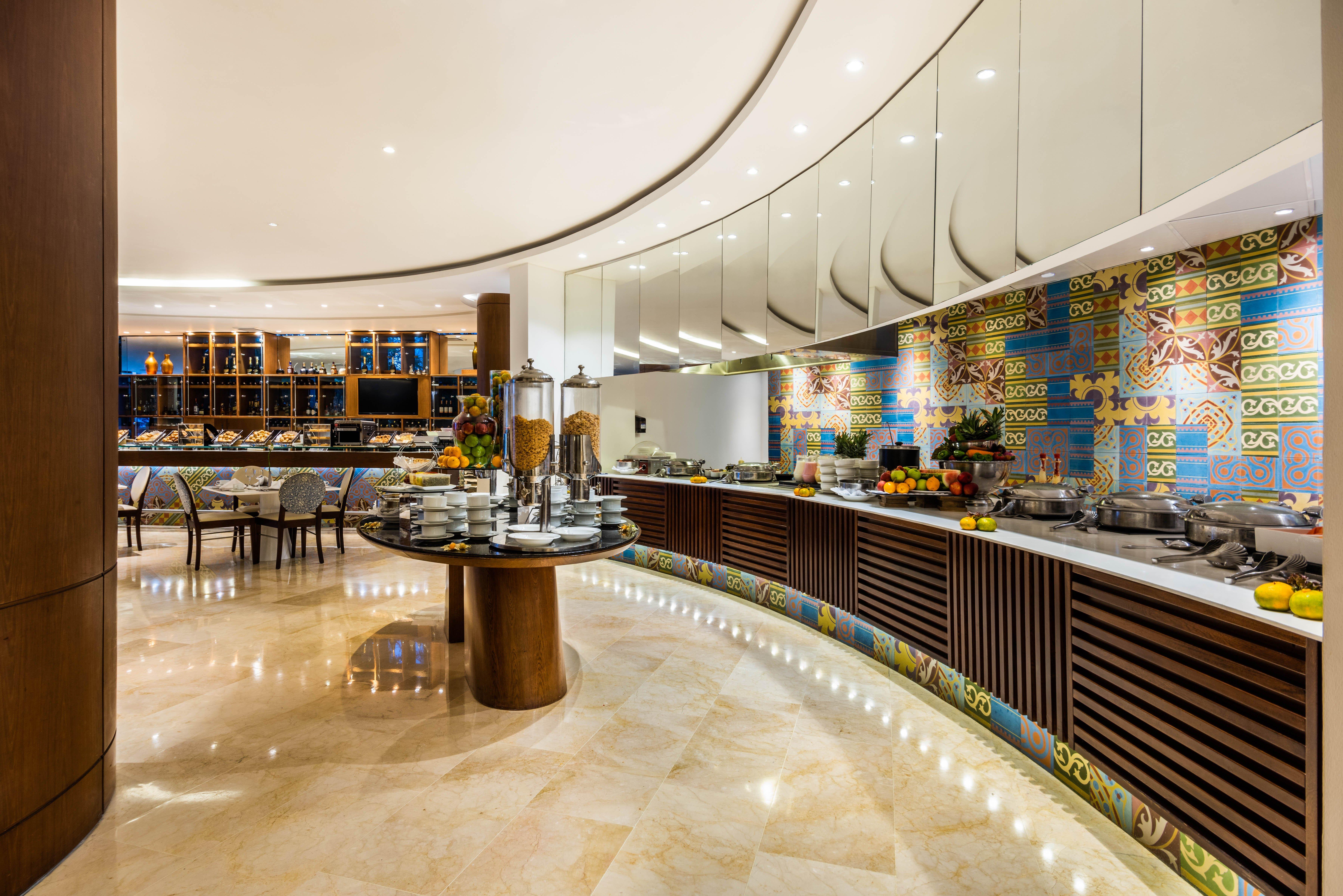 Holiday Inn Cartagena Morros By Ihg Buitenkant foto The buffet at the hotel