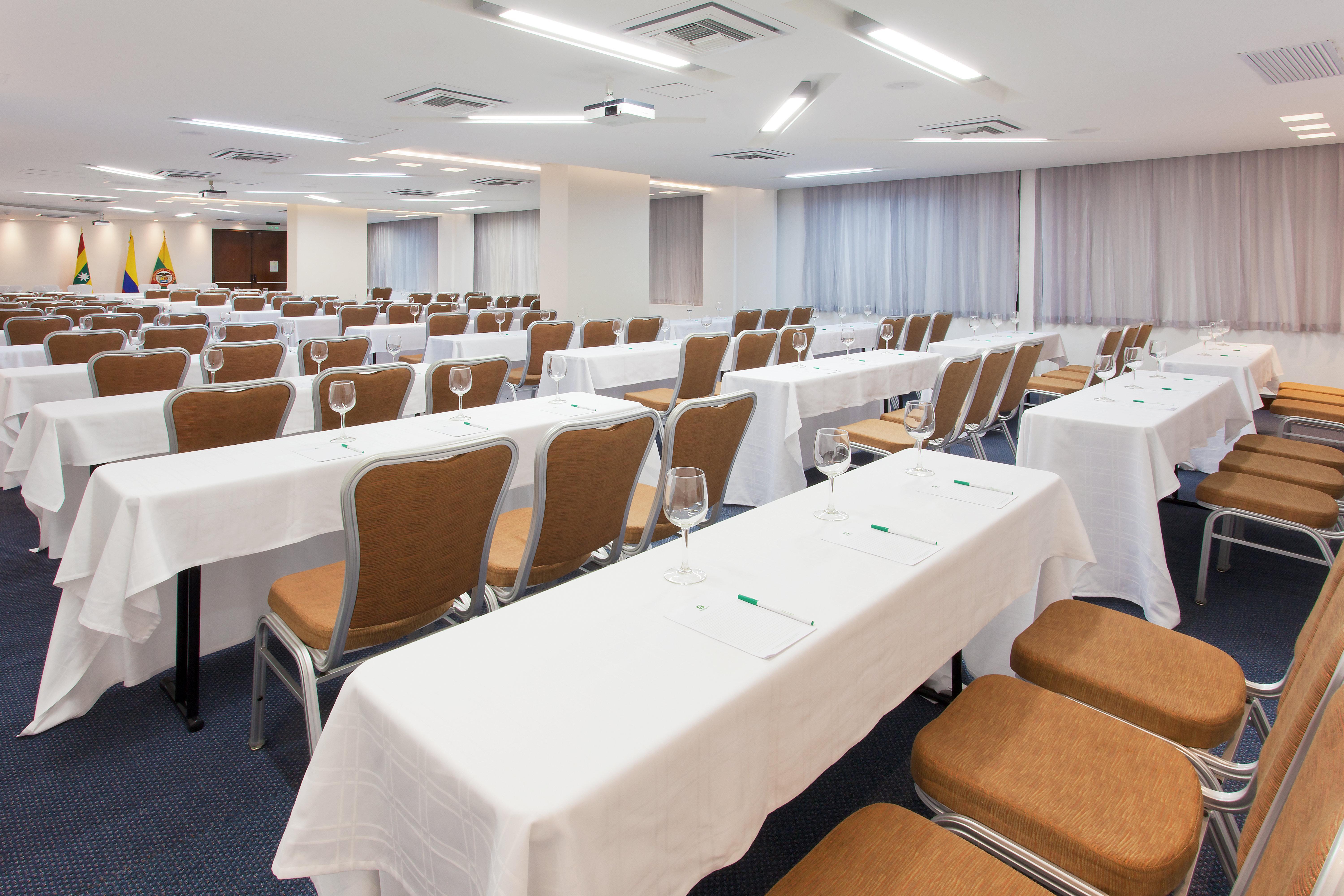 Holiday Inn Cartagena Morros By Ihg Buitenkant foto Meeting room