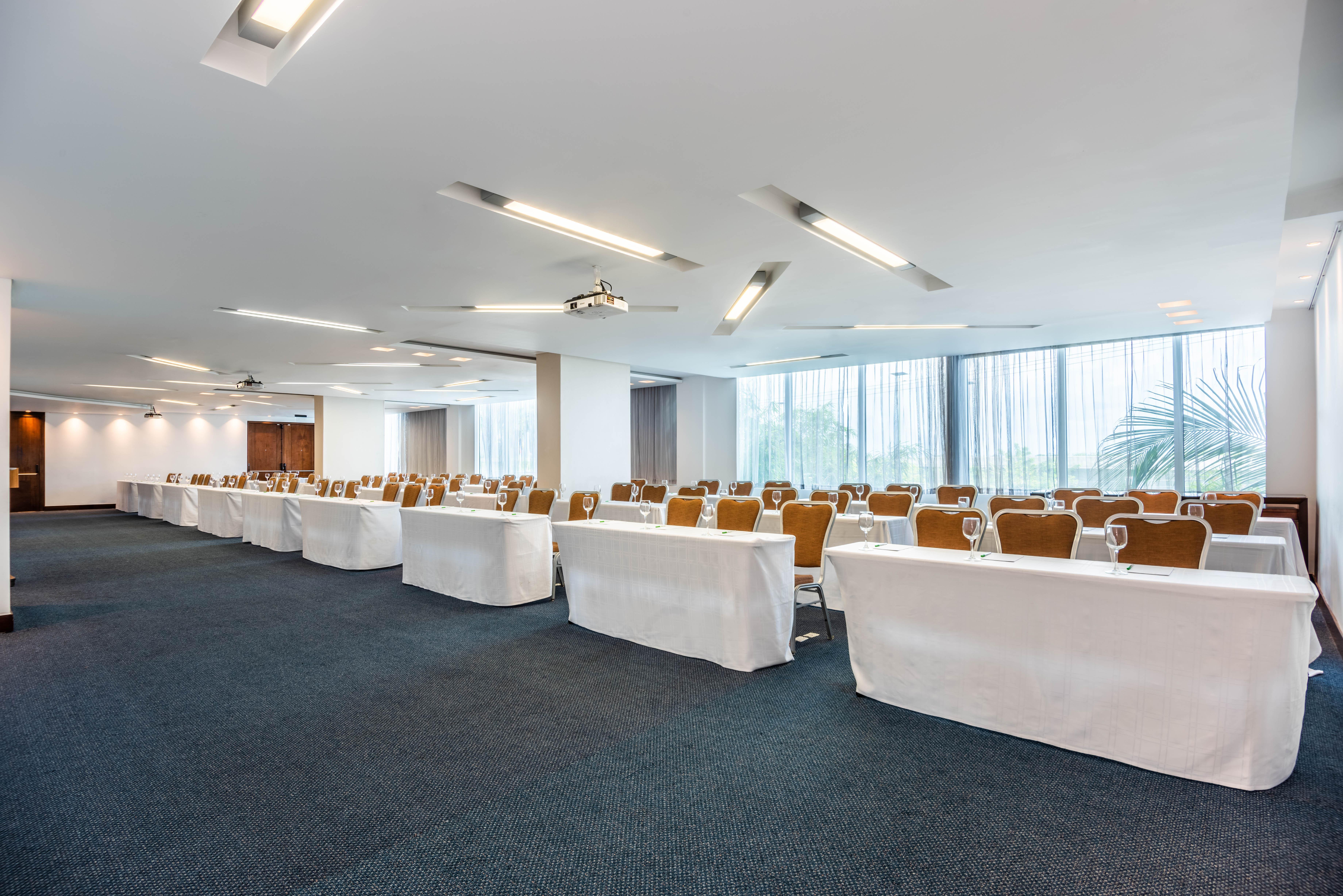 Holiday Inn Cartagena Morros By Ihg Buitenkant foto Meeting room