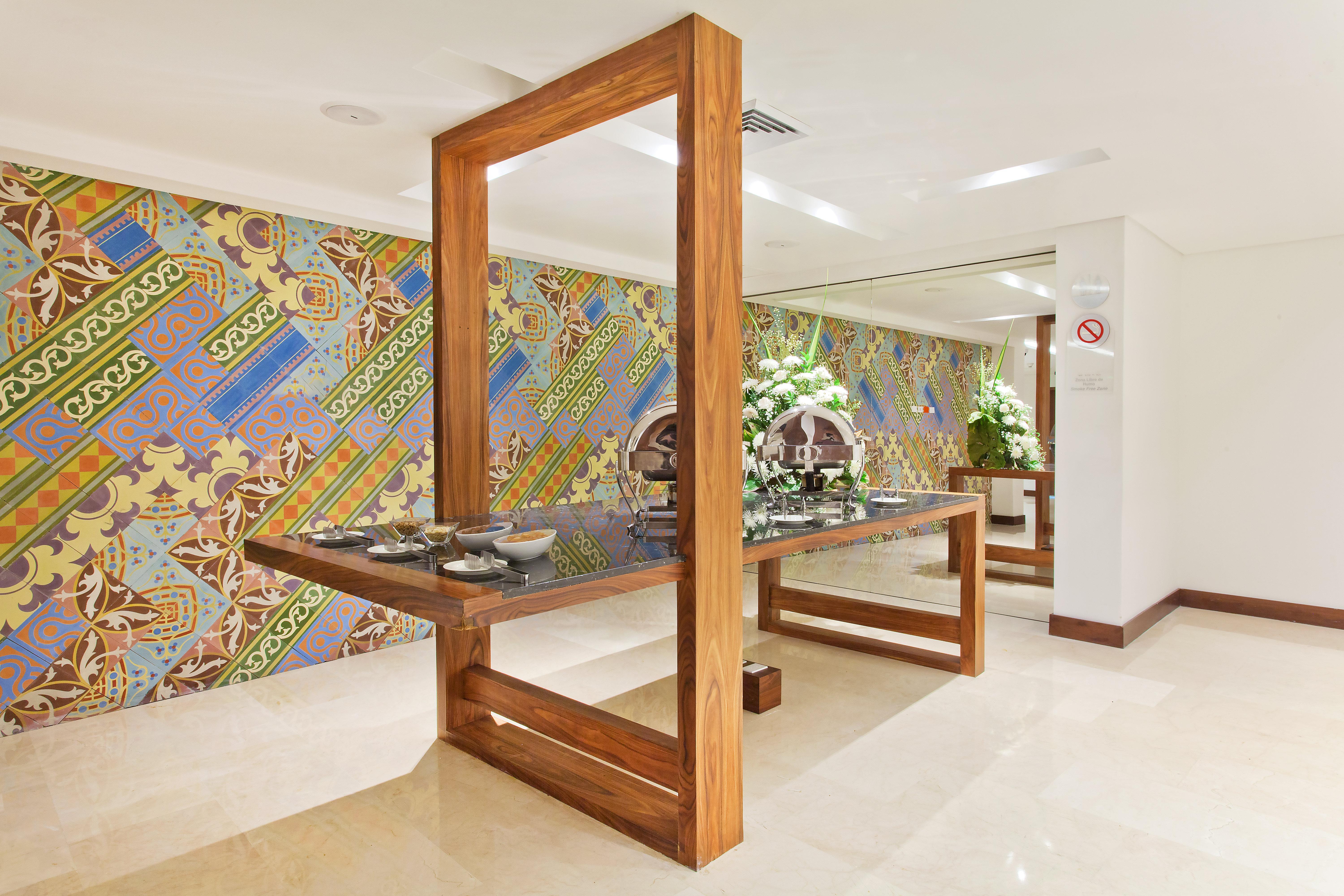 Holiday Inn Cartagena Morros By Ihg Buitenkant foto The interior of the hotel