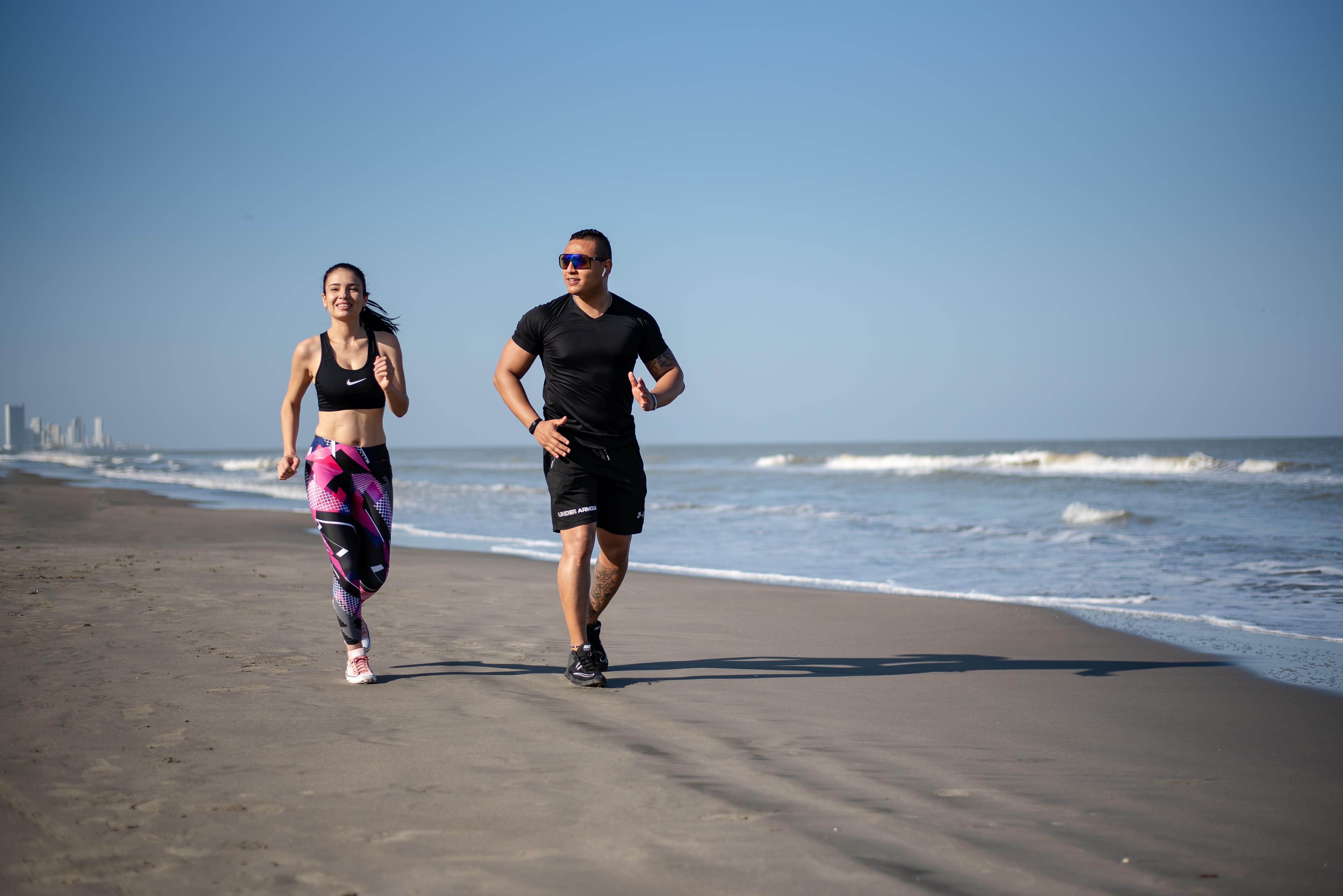 Holiday Inn Cartagena Morros By Ihg Buitenkant foto Joggers in Phattalung, Thailand